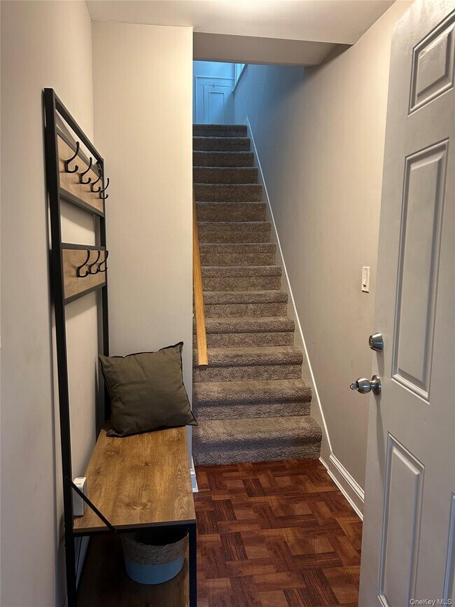 Foto del edificio - 248-15 89th Ave