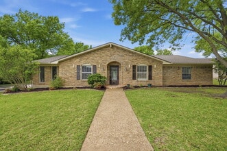 Building Photo - 2502 Turtle Creek Dr