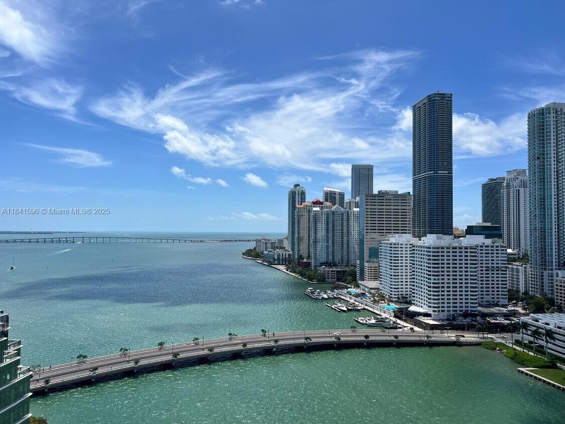 Foto principal - 701 Brickell Key Blvd