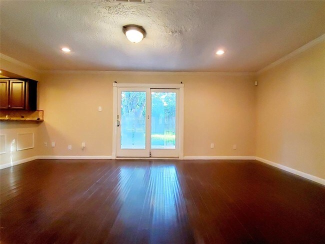 Building Photo - 5810 W Bellfort Blvd