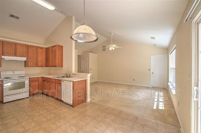 Building Photo - 112 Stream Crossing Way