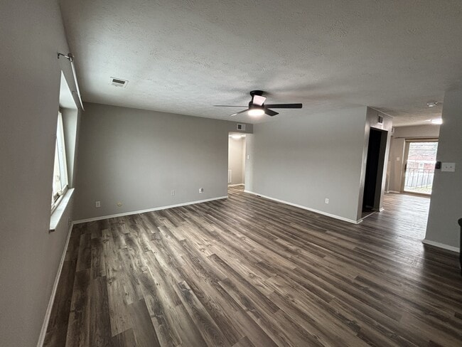 Building Photo - 307 Elmead Ct