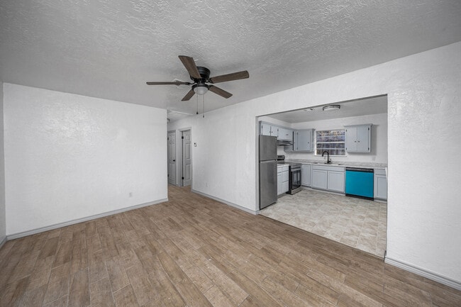 Foto del edificio - 508 NW Woodridge Dr