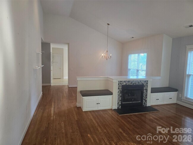 Foto del edificio - 2615 Merion Hills Ct