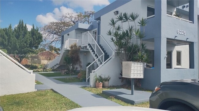 Foto del edificio - 6225 SW 131st Ct