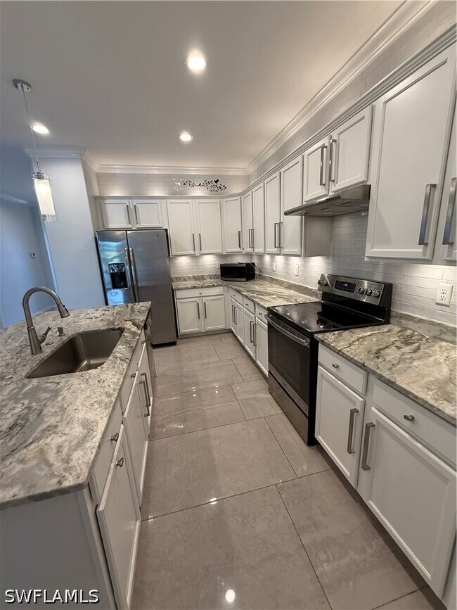 Foto del edificio - 9317 Woodhurst Dr