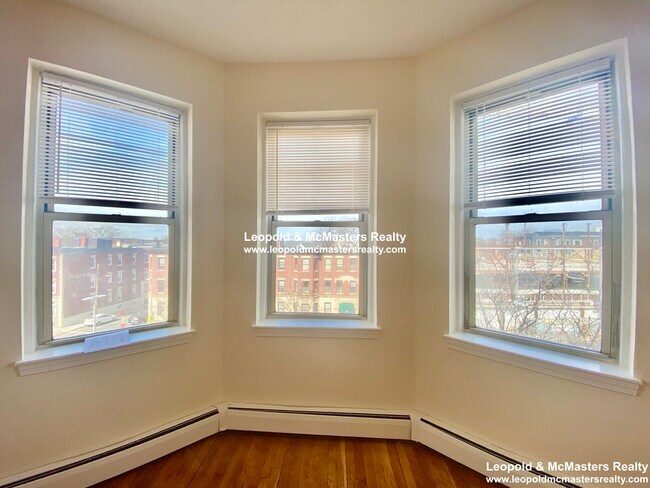 Foto del edificio - 1152 Commonwealth Ave