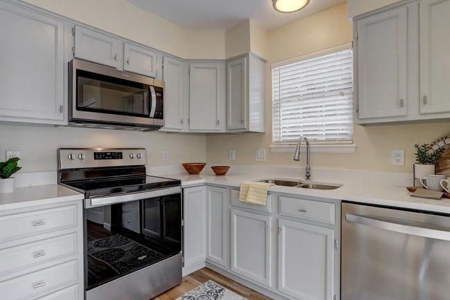 Brand new appliances, quartz counters, soft close drawers - 5712 W Asbury Plz