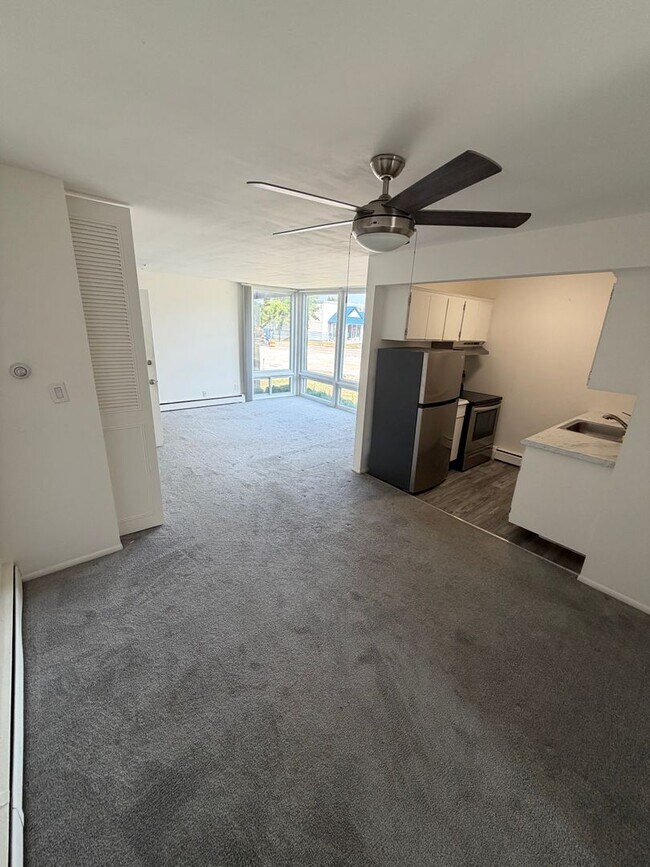 Foto del edificio - 24801 Jefferson Ave