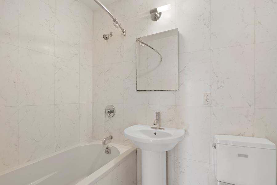 Building Photo - 555 Lenox Ave