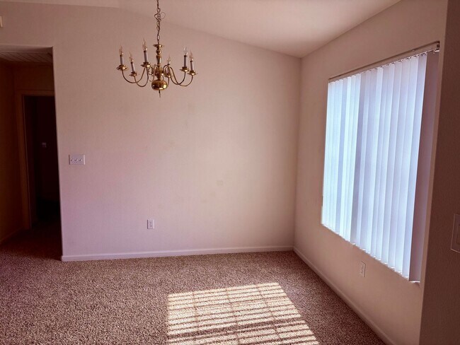 Foto del edificio - 12810 Marradi Ave