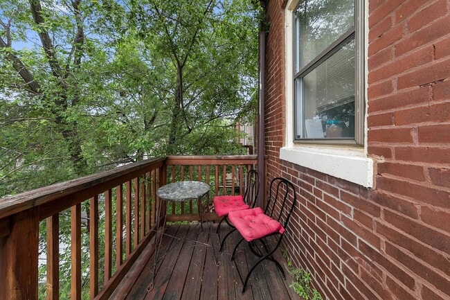 Private deck! - 4206 Castleman Ave