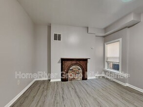 Building Photo - 702 Dolphin St
