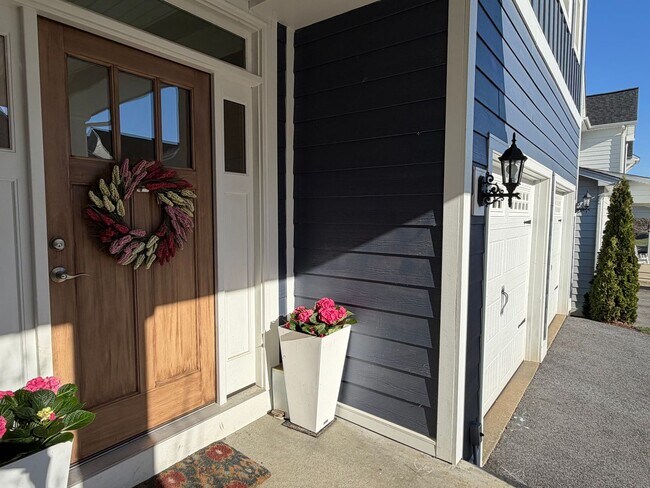 Building Photo - 1078 Delphi Ln