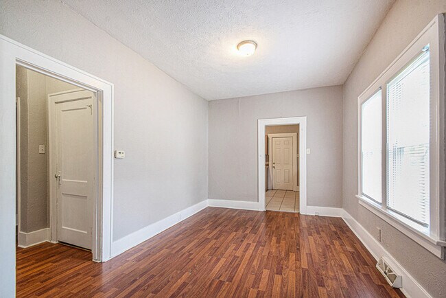 Foto del edificio - Comfortable Three Bedroom Home in a Great Location