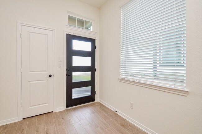 Building Photo - 130 W Coralburst Lp