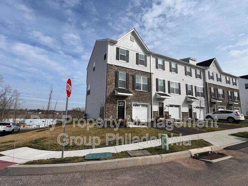 Primary Photo - 801 Pecan Rd