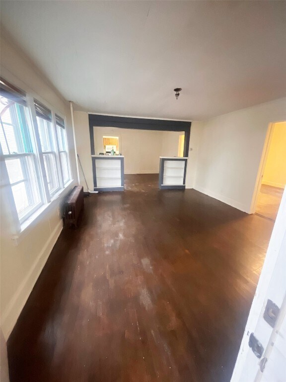 Foto del edificio - 107 Hayes Ave