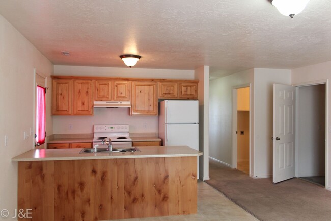 Foto del edificio - Charming 3-bedroom Home in the Heart of Ce...
