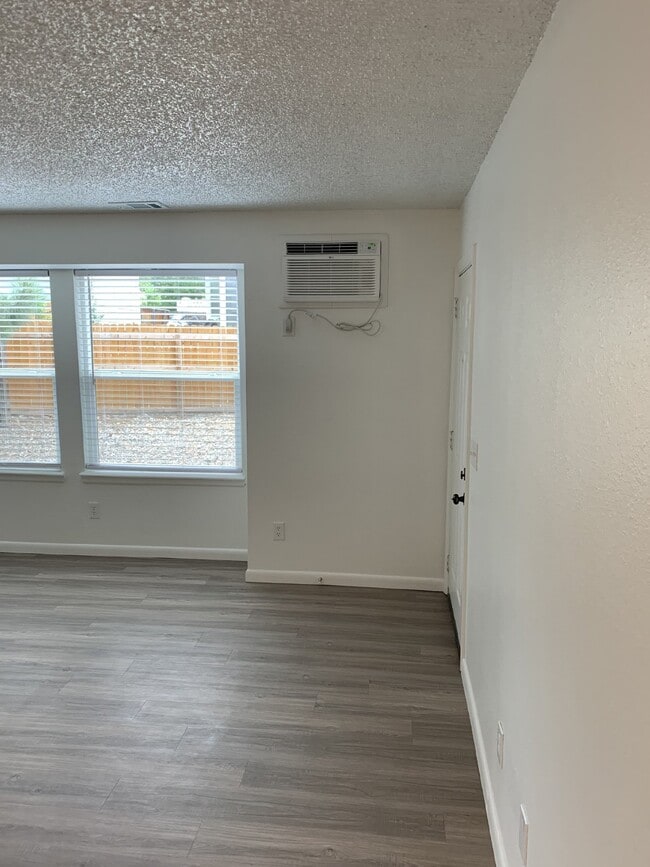 Photo - 50% Off First Months Rent - 2 Bed, One Bat... Apartment