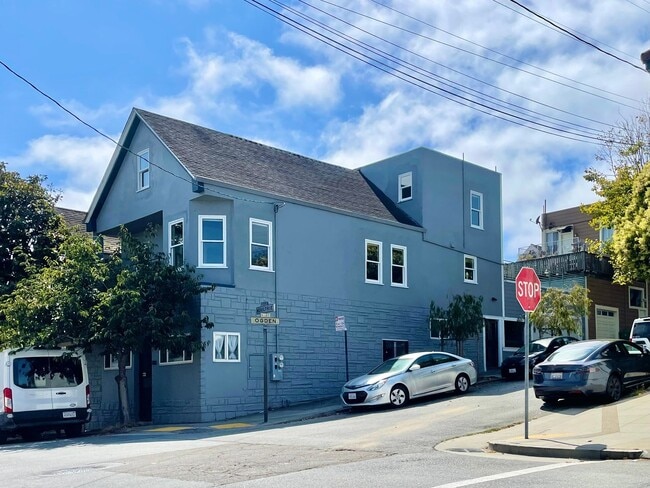 Foto del edificio - 4BR/2BA, 2 Level Bernal Heights Apt. w/Pri...