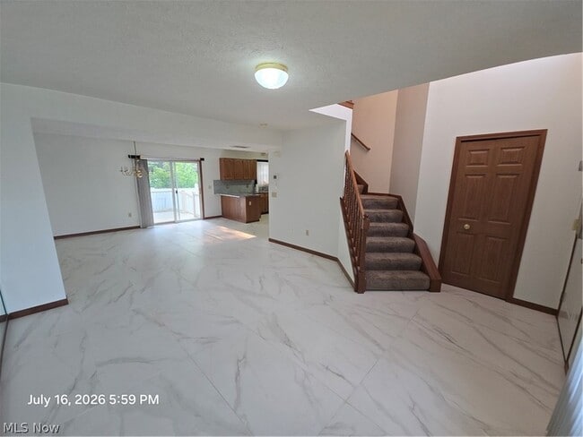 Foto del edificio - 6400 Monroe Ln