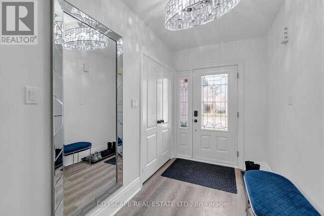 Building Photo - 6421 Donway Dr