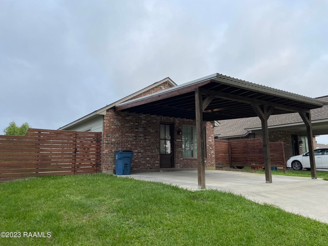 917 W Broussard Rd, Lafayette, LA 70506 House for Rent in Lafayette