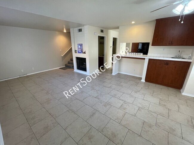 Foto del edificio - 3 Bedroom 2.5 Bath Two Story Condo for Ren...