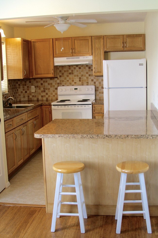 Building Photo - 4210 Ironwood Cir