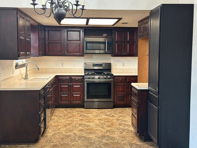 Building Photo - 4112 W Quincy Ct