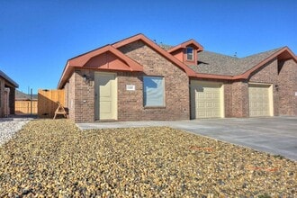 Building Photo - 1207 N Essex Ave