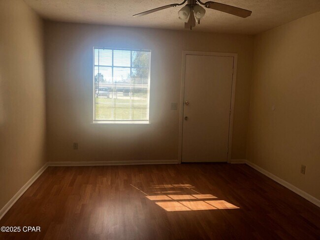 Building Photo - 6707-6722 FL-22