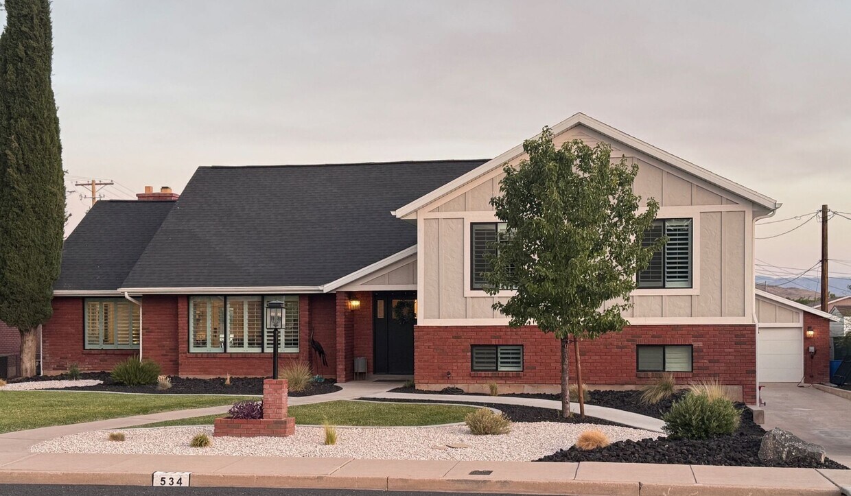 Primary Photo - Stunning 7-Bedroom Home with Pool, EV-Read...