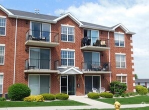 Building Photo - 16600 Liberty Cir