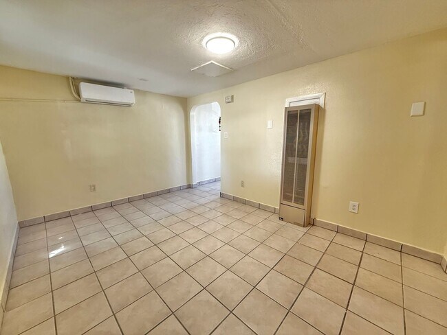 Foto del edificio - 350 Estancia Dr NW