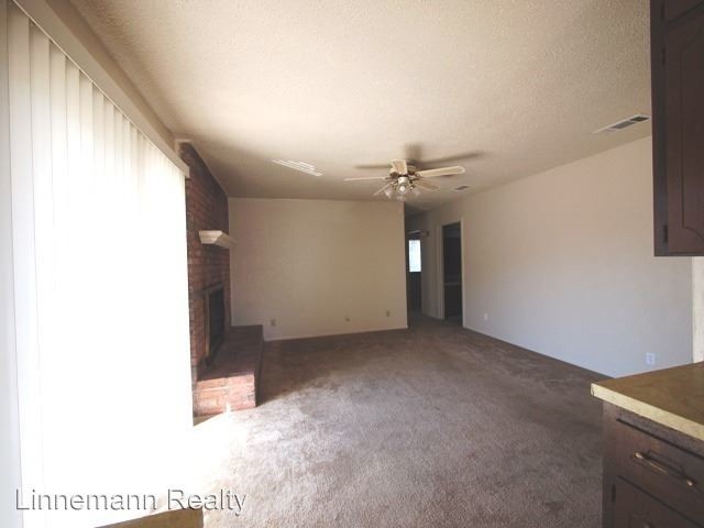 Building Photo - 2225 Wheeler Ave