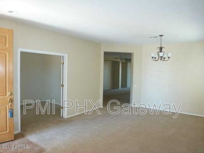 Building Photo - 844 E Indian Wells Pl