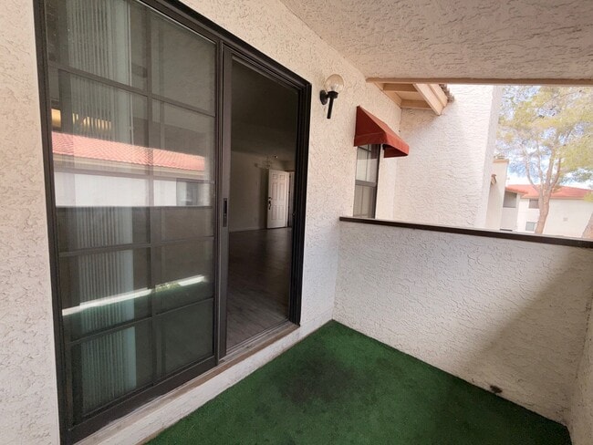 Foto del edificio - 6687 W Tropicana Ave