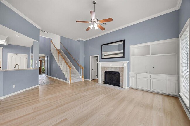 Building Photo - 15041 Calaveras Dr