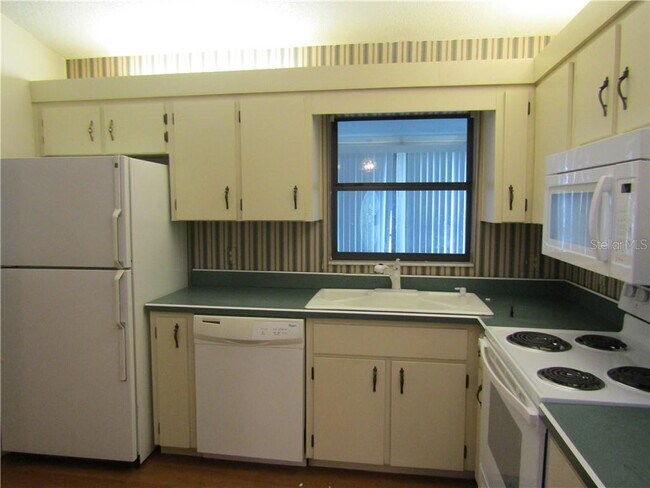 Building Photo - 95 Eastridge Dr