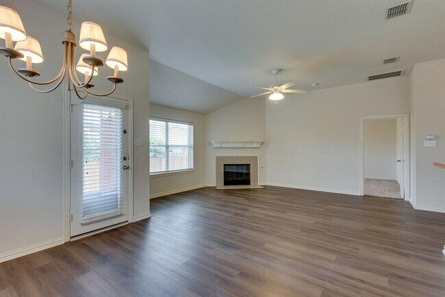 Building Photo - 313 Brasher Ln