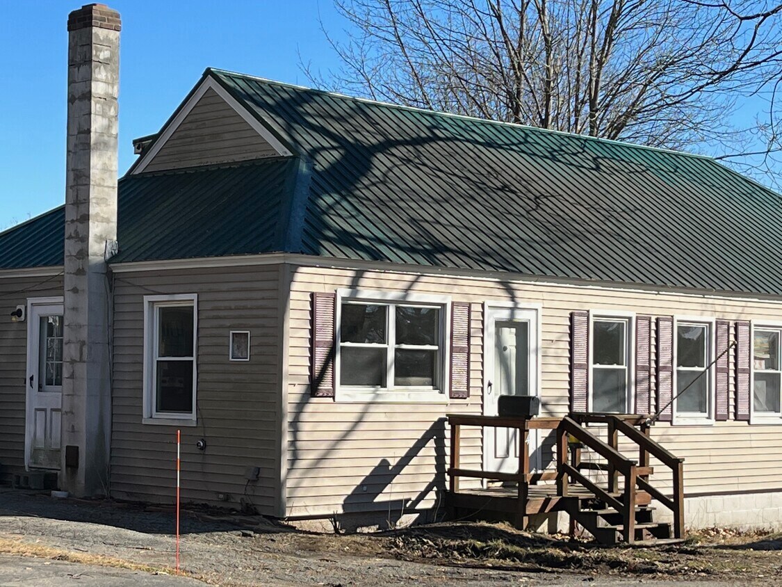 4 Phelps St, Kittery, ME 03904 Townhome Rentals in Kittery ME