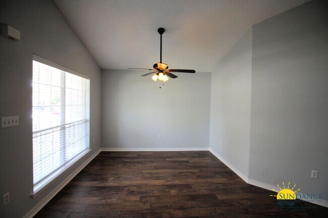 Building Photo - Beautiful 3 Bedroom Home in Fort Walton Beach