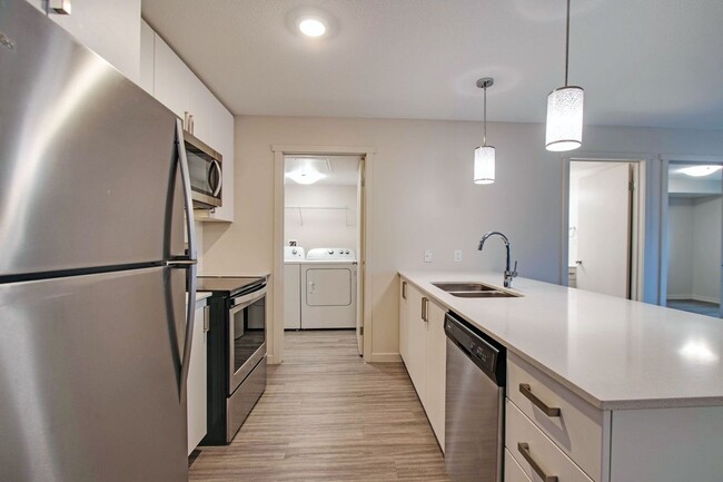 Building Photo - Parkwood Place