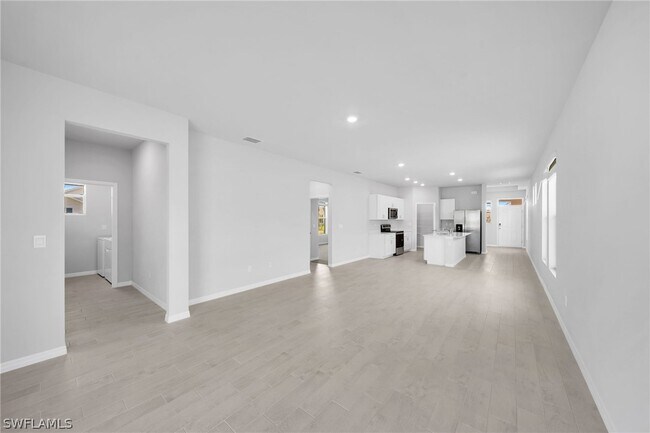 Building Photo - 900 Friendship Cir