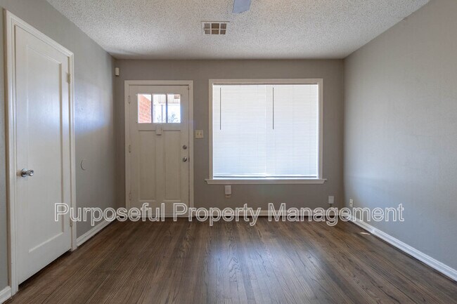 Photo - 3808 N Drexel Blvd House