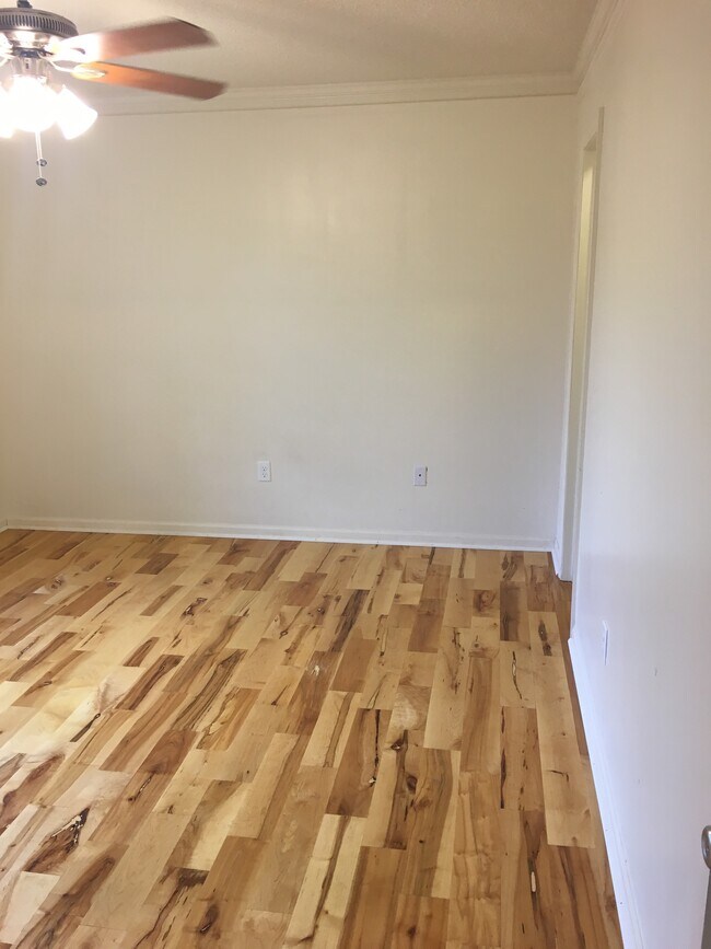 Bedroom 1. - 118 barrington drive