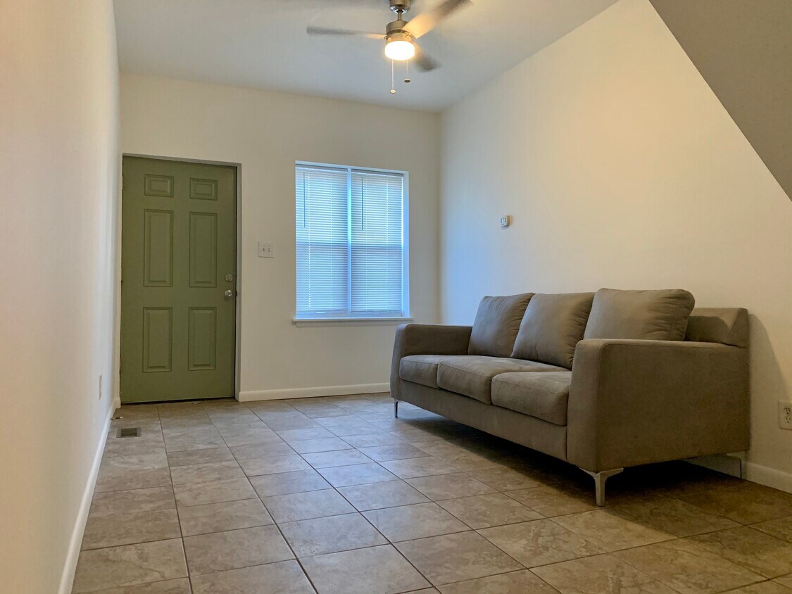 Living Room - 3531 W Allegheny Ave