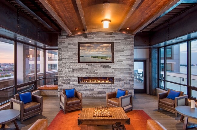 Building Photo - 250 N Christopher Columbus Blvd Building Photo - 250 N Christopher Columbus Blvd